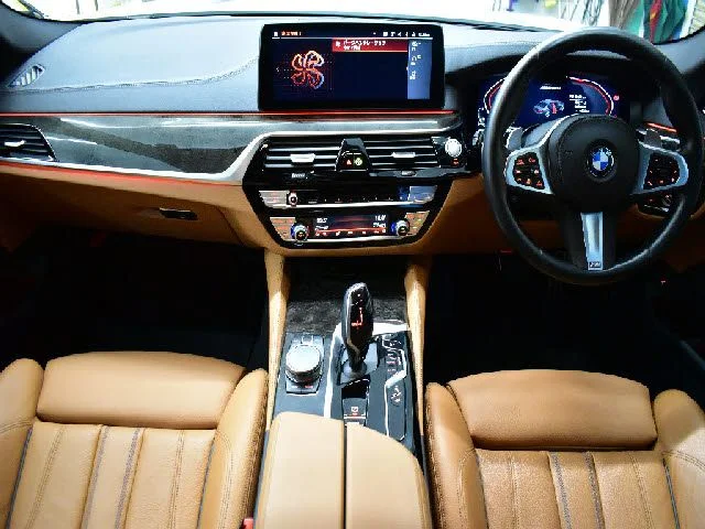Bmw BMW 5series sedan M550i　xDrive photo 2