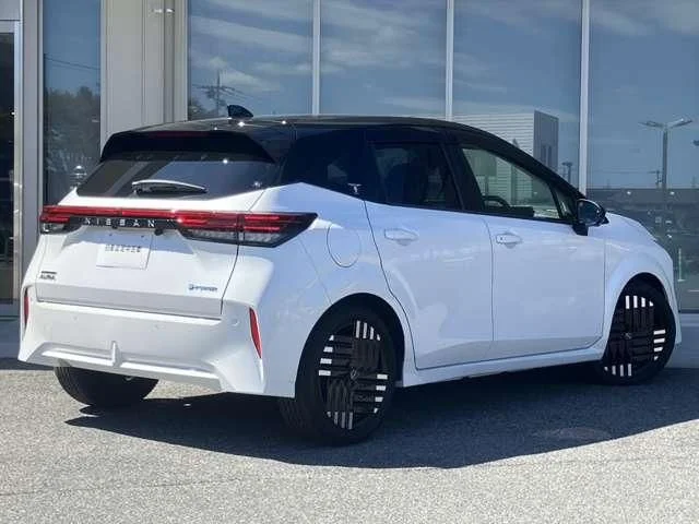 Nissan AURA G　レザーエディション photo 4
