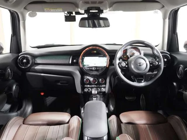 Bmw MINI COOPER SD 5DOOR ベースグレード photo 3