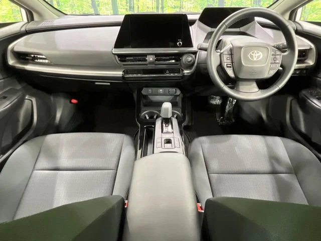 Toyota PRIUS 4WD X photo 2