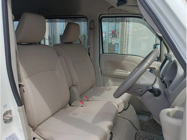 Nissan NV100 CLIPPER RIO 4WD G　HR photo 2