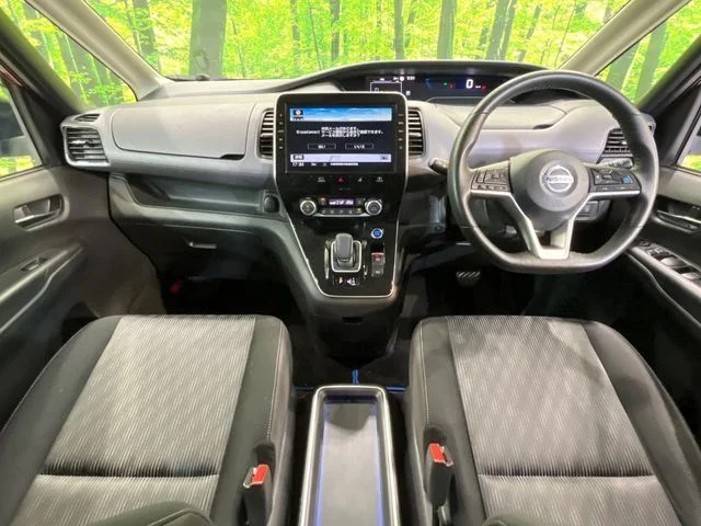 Nissan SERENA WG e−POWER　ハイウェイスター　V photo 2
