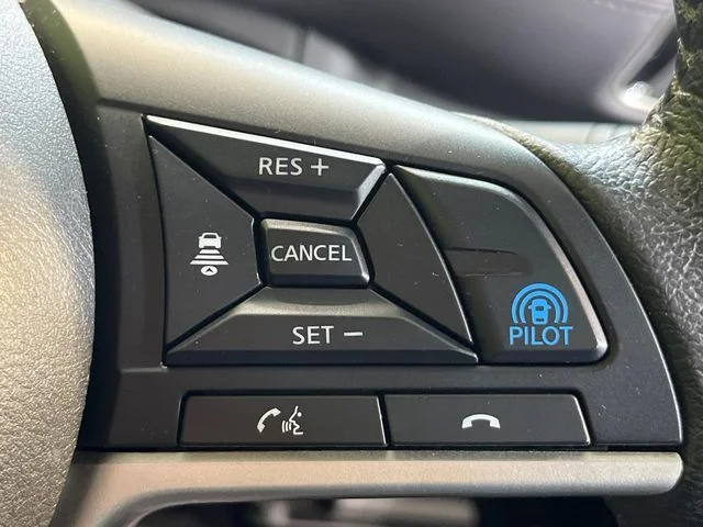 Nissan SERENA WG e−POWER　ハイウェイスター　V photo 4