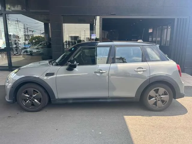 Bmw MINI COOPER 5DOOR ベースグレード photo 4