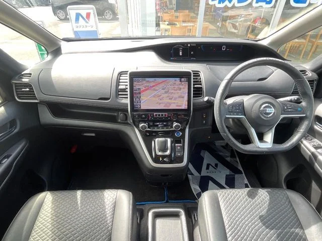 Nissan SERENA WG e−POWER　ハイウェイスター　V photo 2