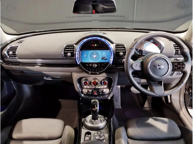 Bmw MINI COOPER SD CLUBMAN ベースグレード photo 2