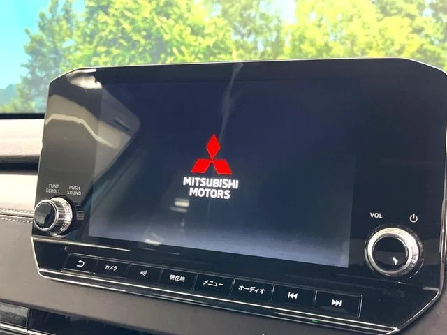 Mitsubishi OUTLANDER PHEV ブラックエディション photo 3