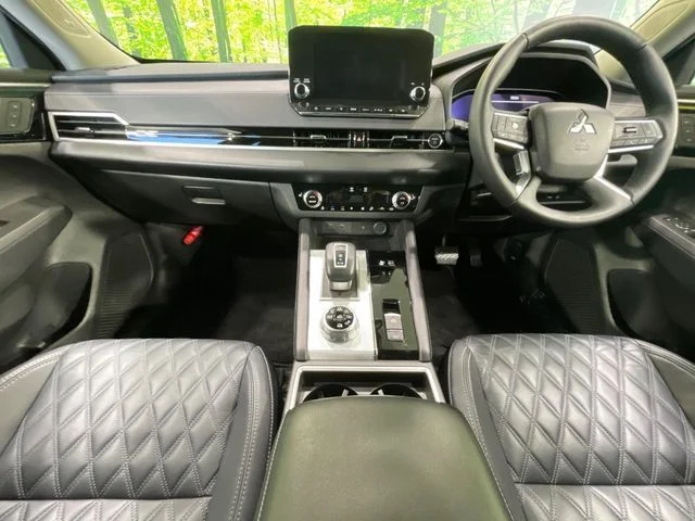 Mitsubishi OUTLANDER PHEV P photo 2