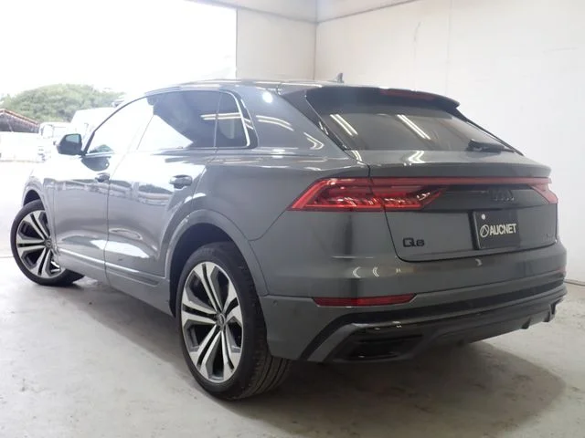 Audi AUDI Q8 55　TFSI　クワトロ　Sライン photo 3