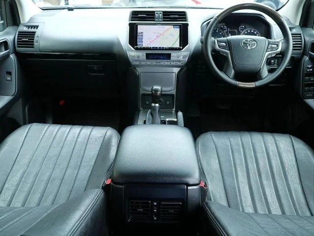 Toyota LANDCRUISER PRADO TX photo 2