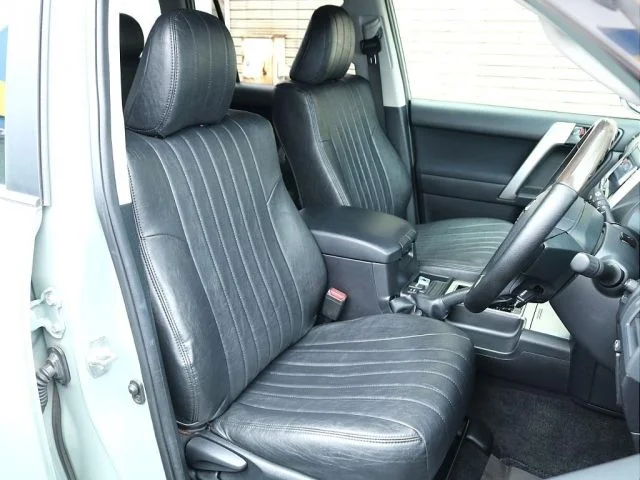Toyota LANDCRUISER PRADO TX photo 3