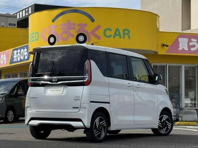 Nissan ROOX 4WD ハイウェイスターX　プロパイロットEd photo 2