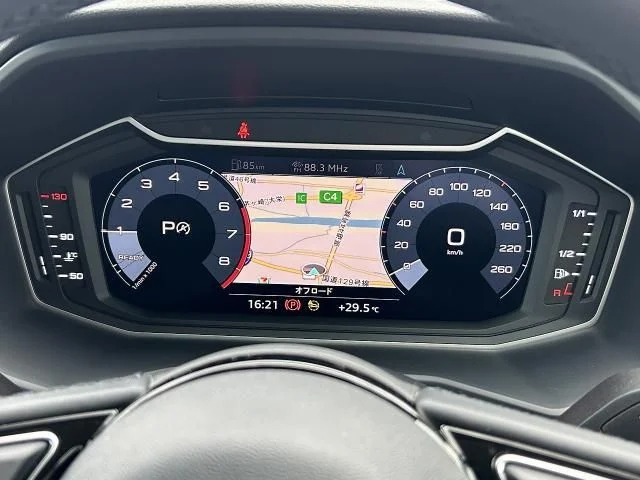 Audi AUDI A1 SPORTBACK 25　TFSI　アドバンスド photo 3