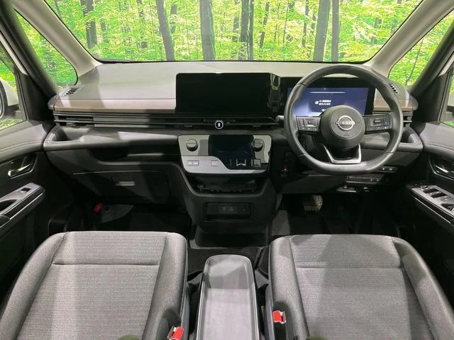Nissan SERENA WG e−POWER　ハイウェイスター　V photo 2