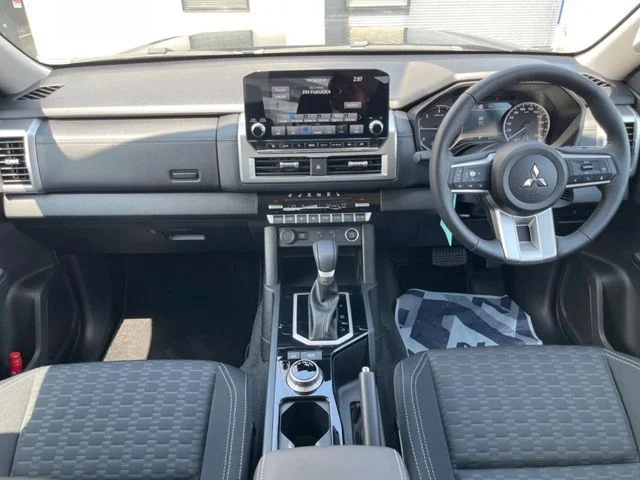 Mitsubishi TRITON GLS photo 2