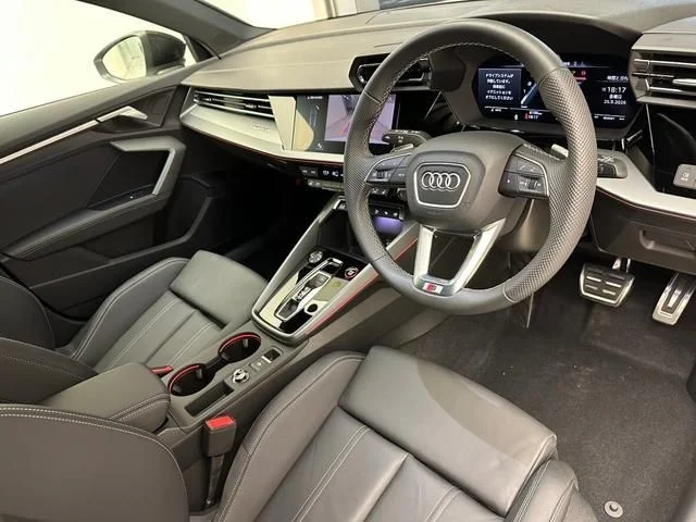 Audi AUDI S3 SPORTBACK ベースグレード photo 2
