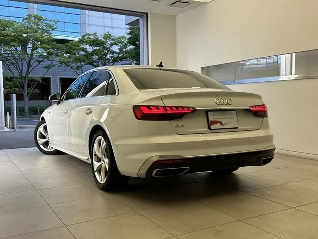 Audi AUDI A4 35　TFSI　Sライン photo 3