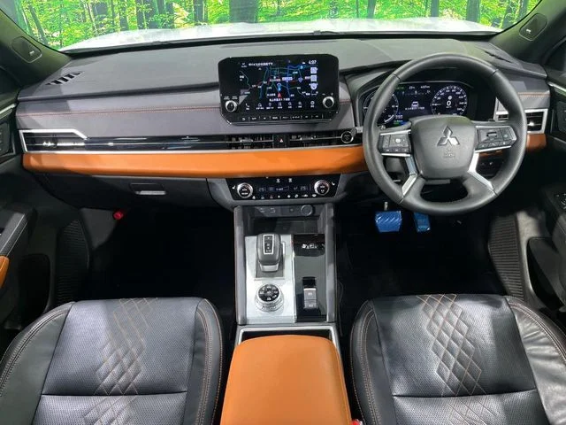Mitsubishi OUTLANDER PHEV P photo 2