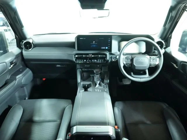 Toyota LANDCRUISER 250 VX photo 2