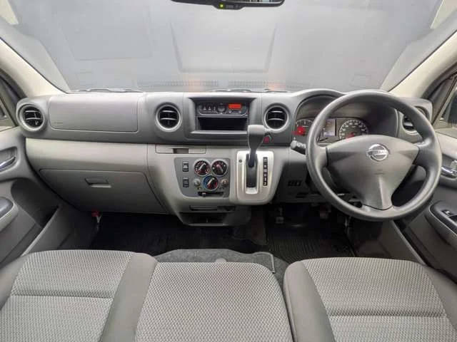 Nissan NV350 CARAVAN 4WD チェアキャブ車いす2基仕様 photo 3