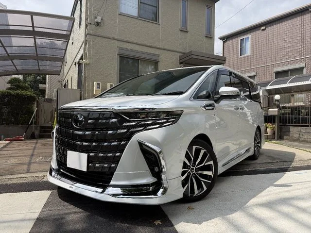 Toyota ALPHARD hybrid エグゼクティブラウンジ 2023