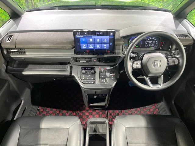 Honda STEPWAGON e:HEV SPADA プレミアムライン photo 2