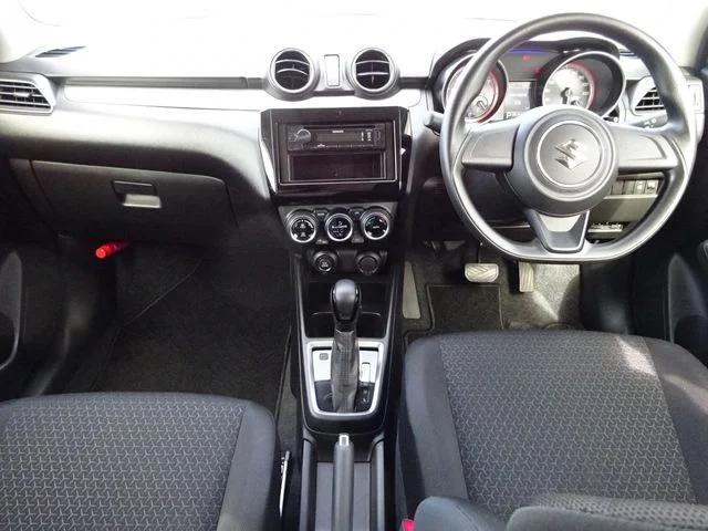 Suzuki SWIFT 4WD XG　リミテッド photo 2
