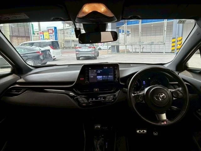 Toyota C-HR S　ハイブリッド　GR　スポーツ photo 3