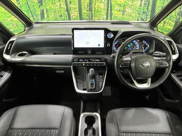 Toyota NOAH HYBRID S−Z photo 2