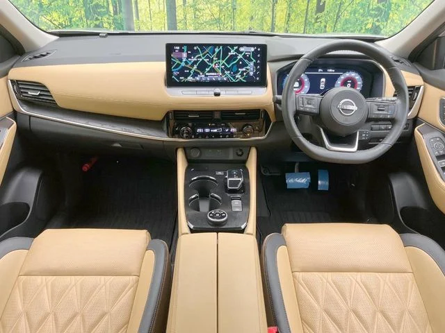 Nissan X-TRAIL HYBRID 4WD G　e−4ORCE photo 2