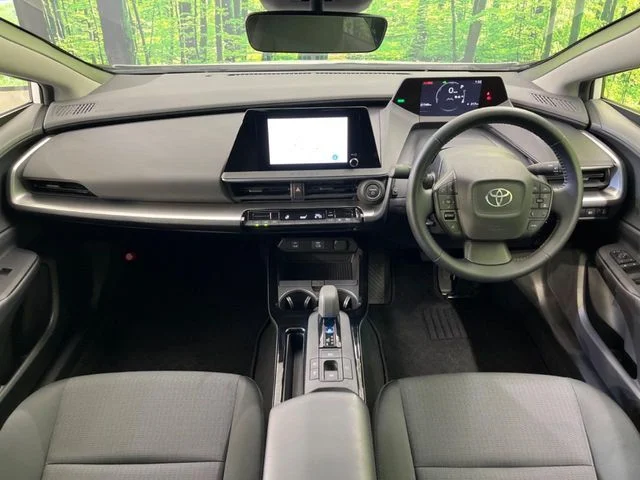 Toyota PRIUS X photo 2