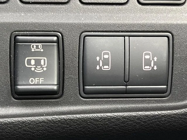 Nissan SERENA S-HYBRID ハイウェイスター　Vセレクション2 photo 3