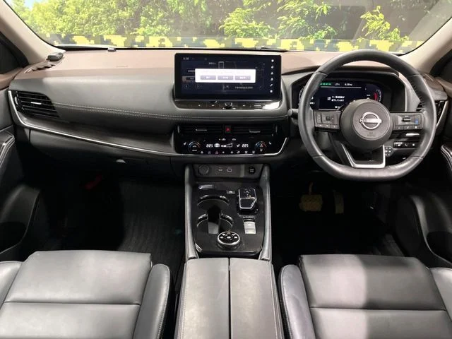 Nissan X-TRAIL HYBRID 4WD G　e−4ORCE photo 2