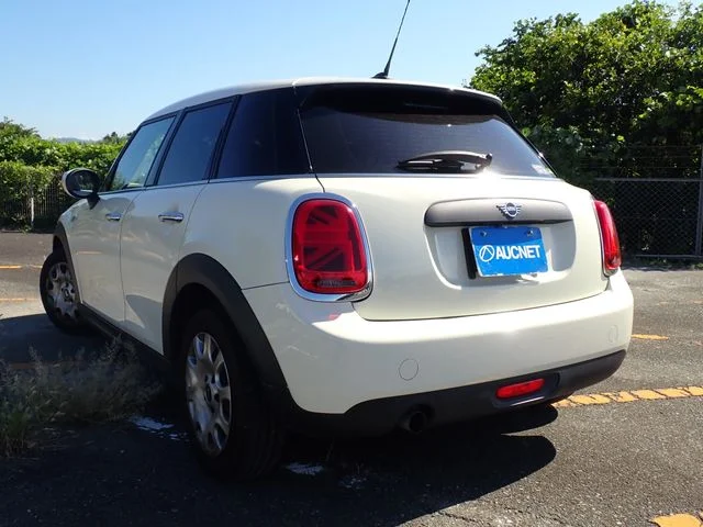 Bmw MINI ONE 5DOOR ベースグレード photo 3