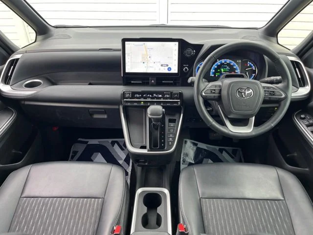 Toyota NOAH HYBRID S−Z photo 2