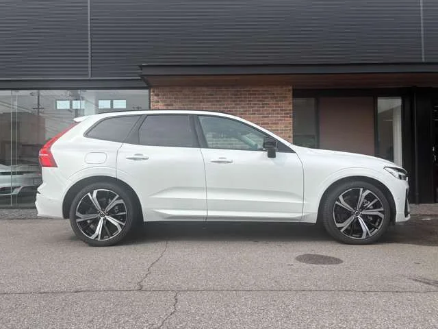Volvo VOLVO XC60 リチャージアルティメットT6AWDPHE photo 3