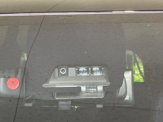 Toyota VOXY HYBRID ハイブリッド　ZS　煌? photo 4