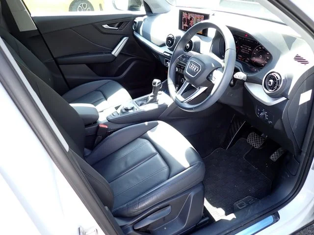 Audi AUDI Q2 ブラック　スタイル　プラス photo 2