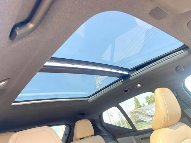 Volvo VOLVO XC40 B4　AWD　インスクリプション photo 4
