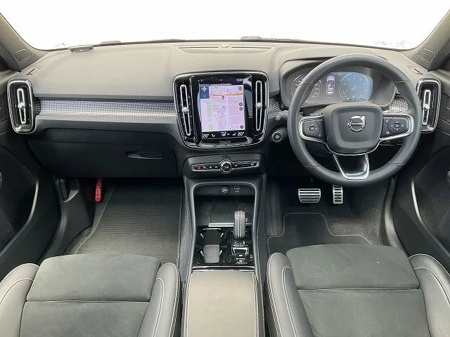 Volvo VOLVO XC40 B4　AWD　Rデザイン photo 3