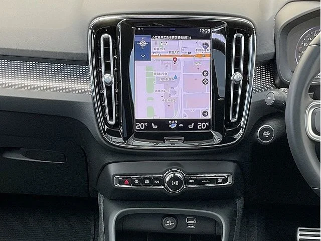 Volvo VOLVO XC40 B4　AWD　Rデザイン photo 4