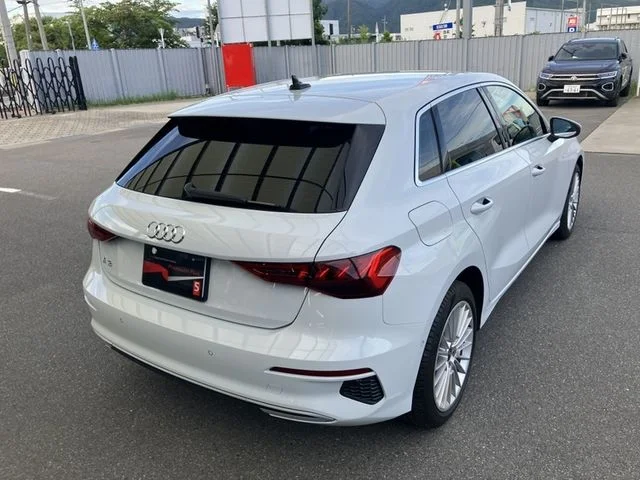 Audi AUDI A3 SPORTBACK 30　TFSI　アドバンスド photo 3