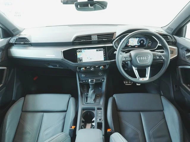 Audi AUDI Q3 SPORTBACK 35　TFSI　Sライン photo 2