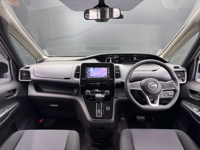 Nissan SERENA S-HYBRID XV photo 3