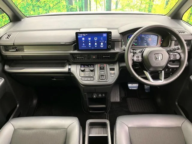 Honda STEPWAGON e:HEV SPADA ベースグレード photo 2