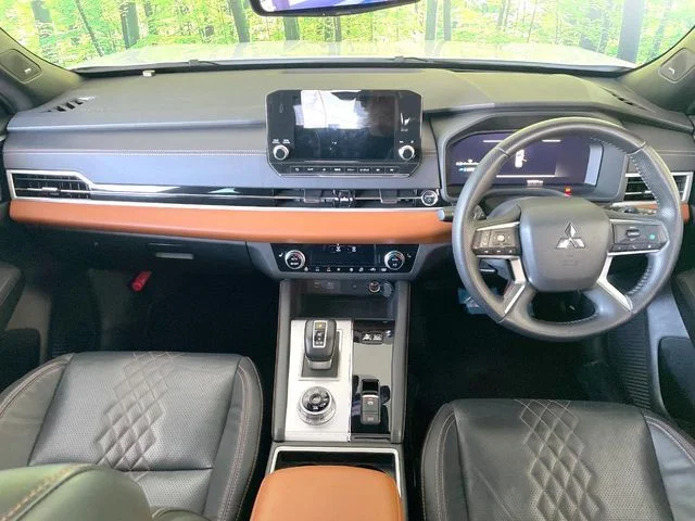 Mitsubishi OUTLANDER PHEV P photo 2
