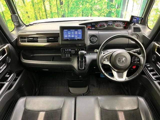 Honda N BOX CUSTOM G　Lターボ　ホンダセンシング photo 2