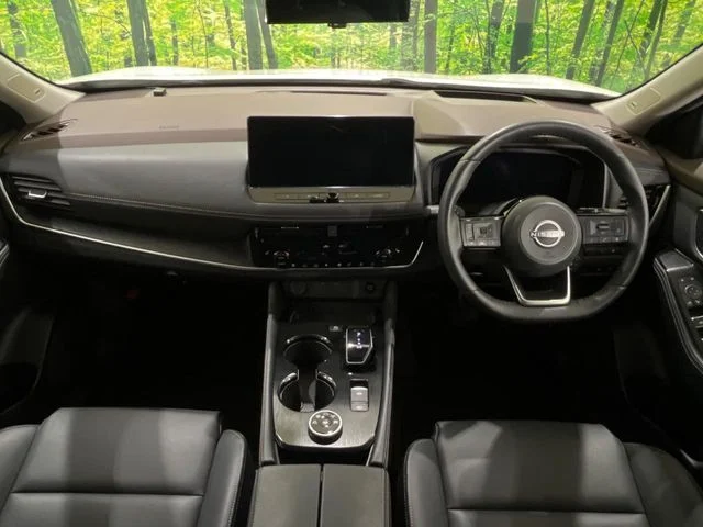 Nissan X-TRAIL HYBRID 4WD G　e−4ORCE photo 2