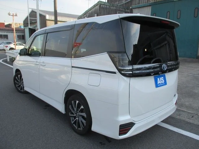 Toyota VOXY HYBRID S−Z photo 3