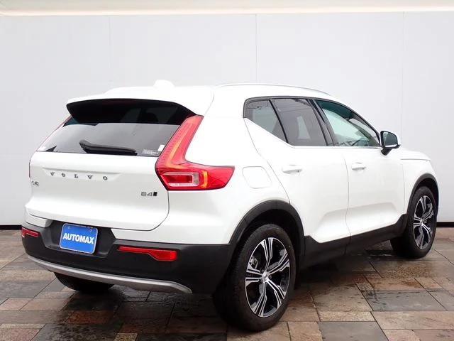 Volvo VOLVO XC40 B4　AWD　インスクリプション photo 3